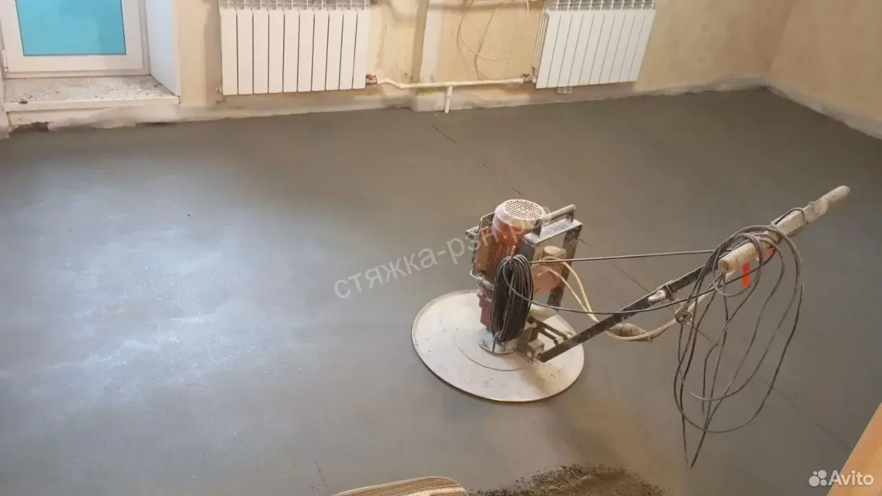 Затирочная машина на свежей стяжке